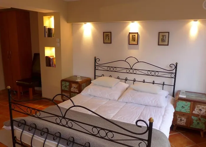 Spacious Apartment In Green District.