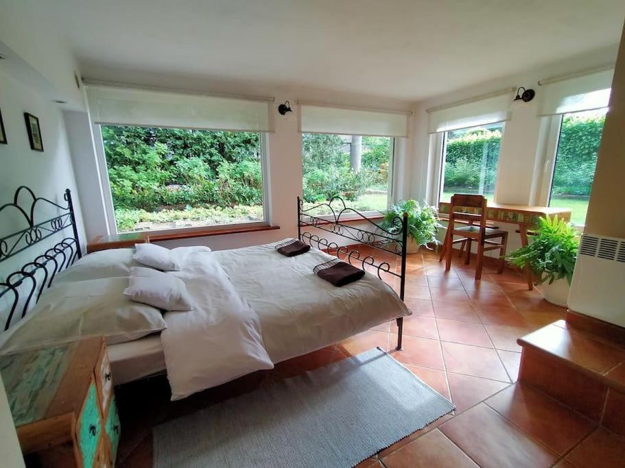 Spacious In District. Apartment Wroclaw